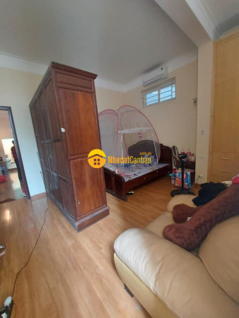 Bán nhà cầu giấy 98m 4t mt5.5m chỉ 9.5 ty trung tâm cầu giấy