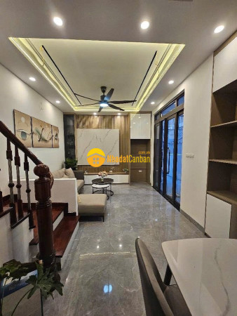 Mặt phố bồ đề 6 tầng 4 ngủ studio full nội thất xịn